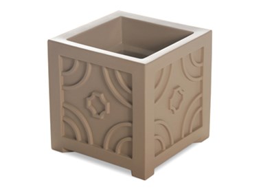 Picture of Savannah Patio Planter 16x16 Clay