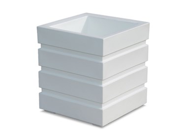 Picture of Freeport Patio Planter 18x18 White